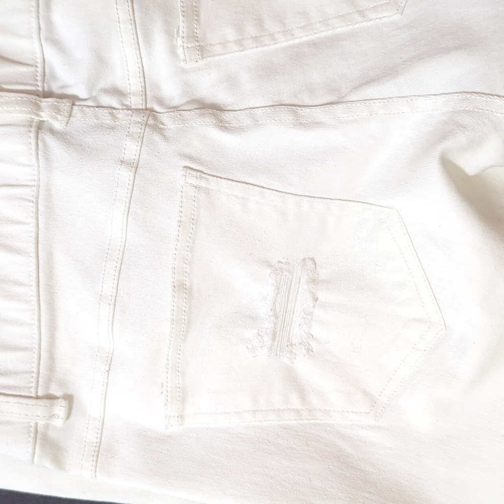 🚨3/$15! Hue NWOT White Jeggings - Picture 9 of 10
